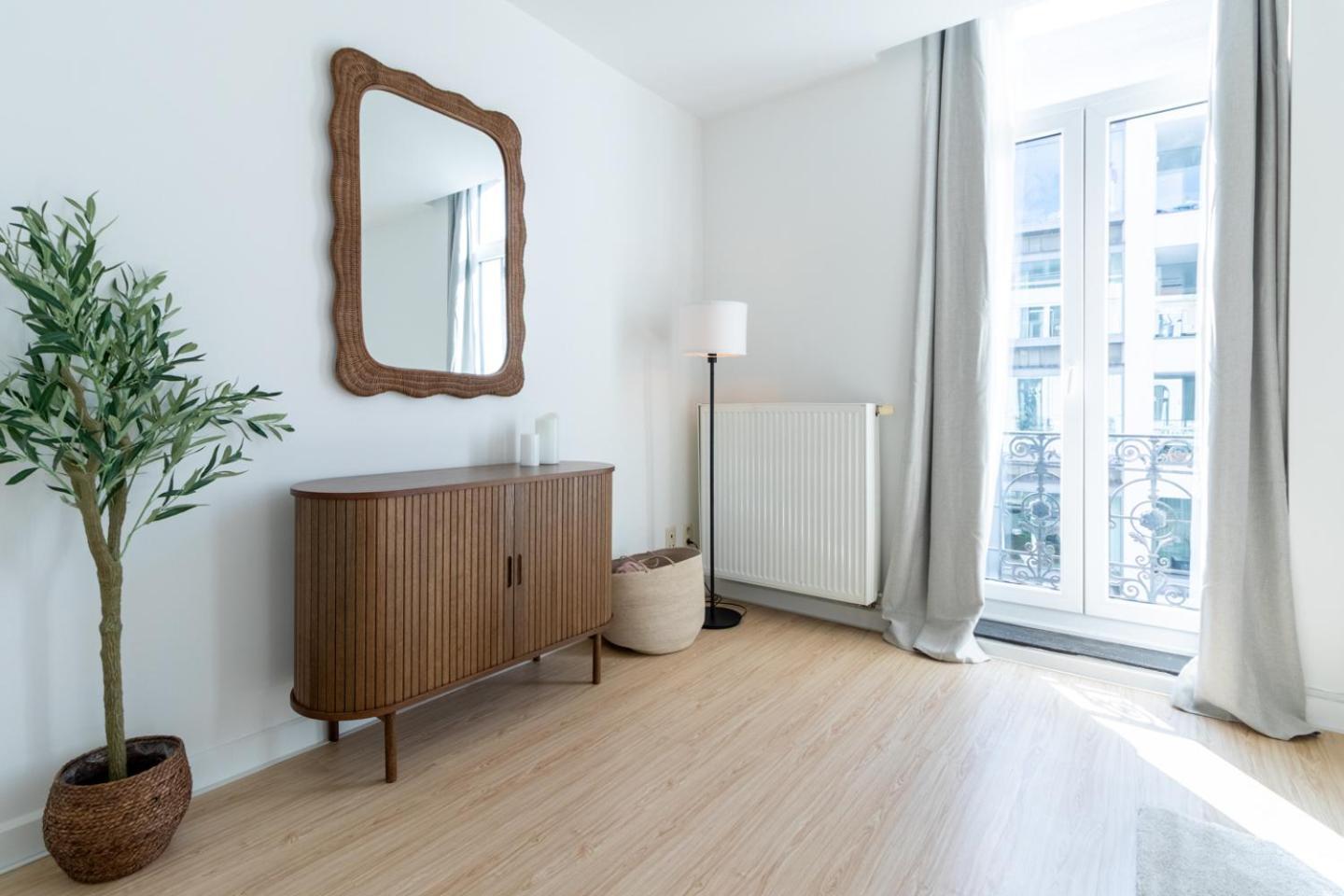 Bright, Spacious & Perfectly Located In The Heart Of Apartment Gent