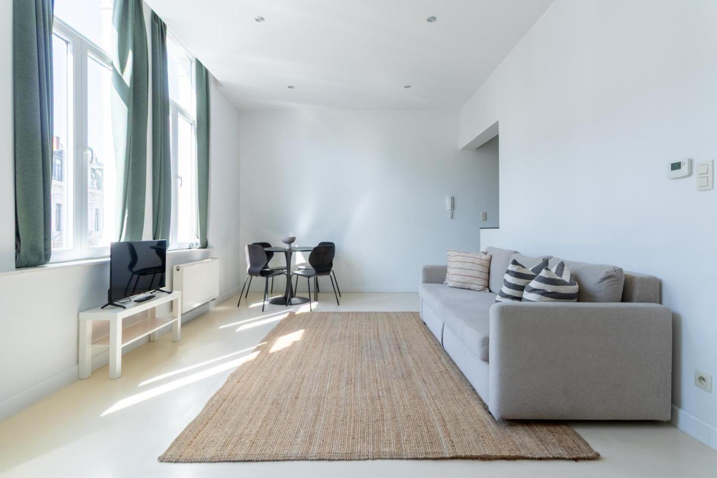 Bright, Spacious & Perfectly Located In The Heart Of Gent